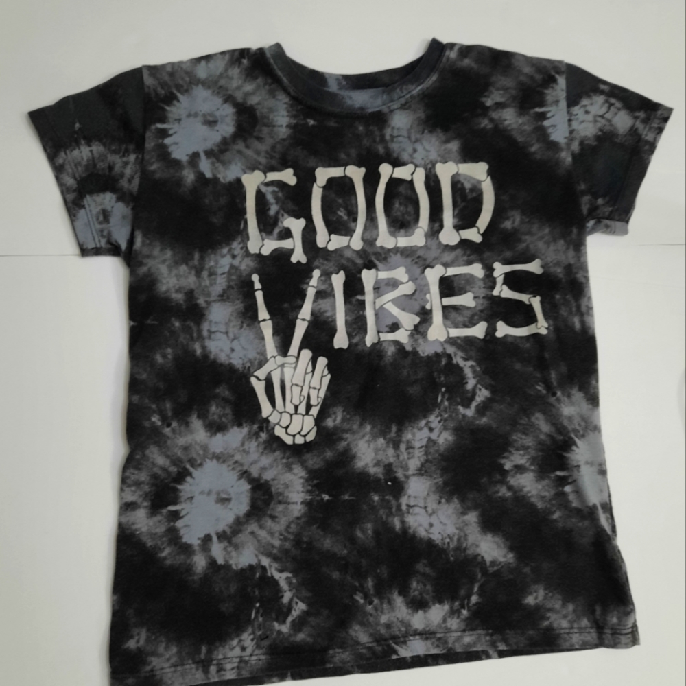 Good Vibes Graphic T-shirt